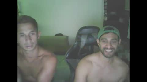 Snapshot of nefe7 chatting on 03/08/25, 08:03 Nek y Ema online show from 03/08/25, 08:03