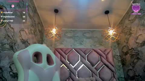 Nefer  online show from 09/28/25, 01:38