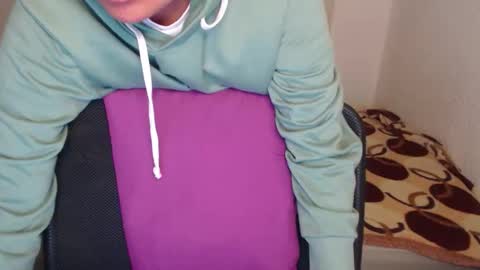 Zoe online show from 10/10/25, 08:02