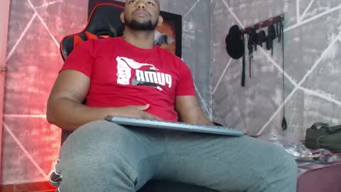 Snapshot of negritomeloso_k18 chatting on 10/21/25, 12:17 negritomeloso_k18 online show from 10/21/25, 12:17