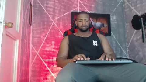 Snapshot of negritomeloso_k18 chatting on 11/22/25, 02:05 negritomeloso_k18 online show from 11/22/25, 02:05