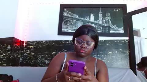 Snapshot of neighbor_ebony chatting on 02/26/26, 03:05 CHIKY online show from 02/26/26, 03:05