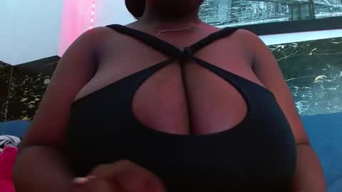 Snapshot of neighbor_ebony chatting on 02/27/26, 03:17 CHIKY online show from 02/27/26, 03:17