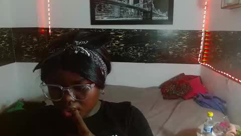 Snapshot of neighbor_ebony chatting on 03/21/26, 03:11 CHIKY online show from 03/21/26, 03:11
