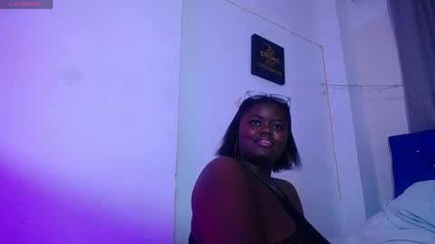 Snapshot of neighbor_ebony chatting on 04/21/26, 01:42 CHIKY online show from 04/21/26, 01:42