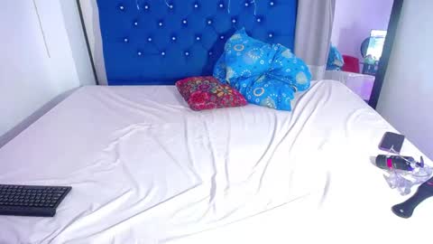 Snapshot of neighbor_ebony chatting on 05/16/26, 08:55 CHIKY online show from 05/16/26, 08:55
