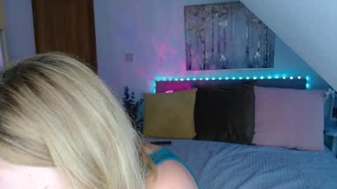Snapshot of neighbournicole chatting on 08/02/26, 07:01 Birthday online show from 08/02/26, 07:01