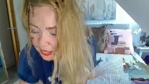Snapshot of neighbournicole chatting on 08/03/26, 02:00 Birthday online show from 08/03/26, 02:00