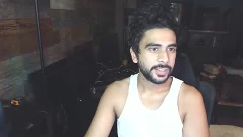 Snapshot of neilsing chatting on 11/25/25, 06:35 neil online show from 11/25/25, 06:35