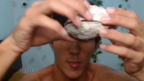 Neithanzyn online show from 02/10/25, 01:24