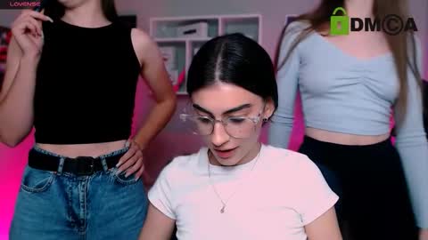 Meow online show from 09/18/25, 02:08