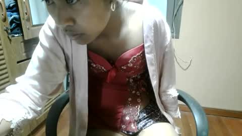 nelia_84 online show from 07/28/26, 04:05