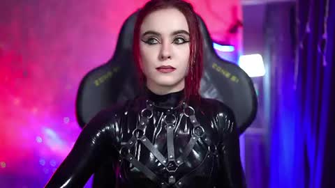 Snapshot of nelle_ chatting on 07/05/26, 05:53 online show from 07/05/26, 05:53