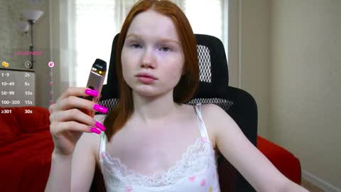 Snapshot of nellie_baby chatting on 04/07/26, 09:21 Nellie online show from 04/07/26, 09:21