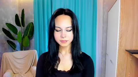 Snapshot of nelliefoster chatting on 06/05/26, 12:11 Alisa online show from 06/05/26, 12:11