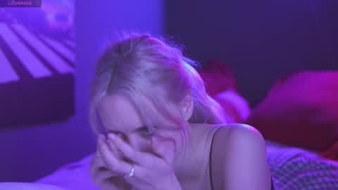 Snapshot of nelly_carroll chatting on 10/28/25, 02:37 I am Nelly3 online show from 10/28/25, 02:37