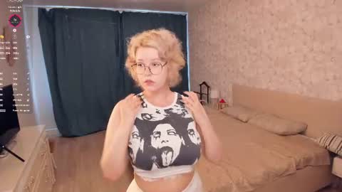 Snapshot of nelly_gloss chatting on 06/12/26, 07:40 nelly_gloss online show from 06/12/26, 07:40