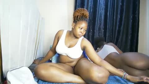 Snapshot of nellyeluxe chatting on 02/04/26, 12:22 nellyeluxe online show from 02/04/26, 12:22