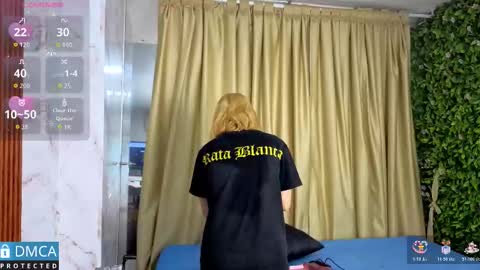 Snapshot of nena_cupcake_ chatting on 02/13/26, 11:06 Salome Nena cupcake online show from 02/13/26, 11:06