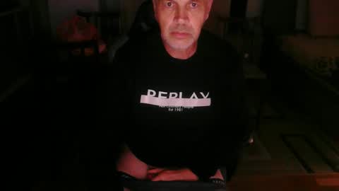 Snapshot of neno89654 chatting on 11/20/25, 01:00 neno89654 online show from 11/20/25, 01:00