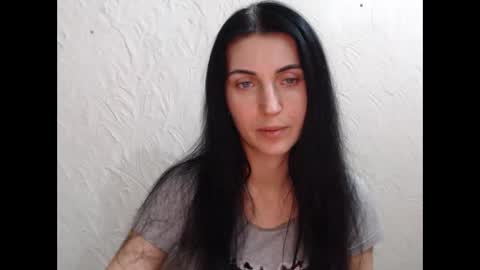 Nensy online show from 12/22/24, 12:07