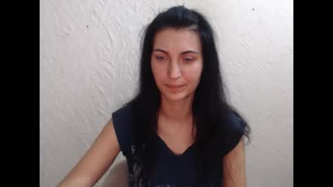 Nensy online show from 11/06/25, 02:18