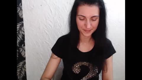 Nensy online show from 12/19/25, 08:16