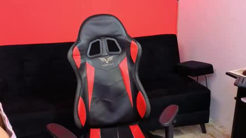 Snapshot of neo_twink chatting on 12/16/25, 07:08 just Daniel online show from 12/16/25, 07:08