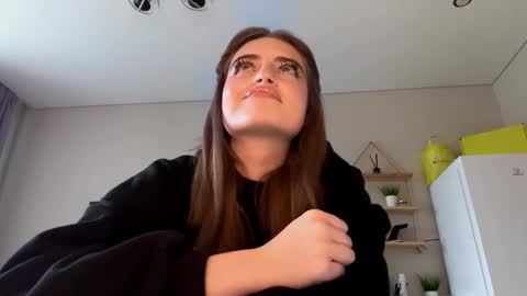 Snapshot of neomapruden chatting on 10/16/25, 06:58 Jessica u can call me Queen online show from 10/16/25, 06:58