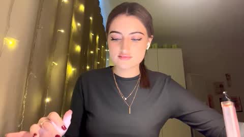 Snapshot of neomapruden chatting on 10/24/25, 09:38 Jessica u can call me Queen online show from 10/24/25, 09:38