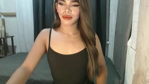 Snapshot of neomi_hardcock chatting on 10/08/25, 08:45 neomi online show from 10/08/25, 08:45