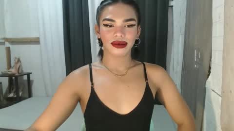 Snapshot of neomi_hardcock chatting on 10/13/25, 05:40 neomi online show from 10/13/25, 05:40