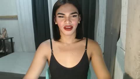 Snapshot of neomi_hardcock chatting on 10/14/25, 06:36 neomi online show from 10/14/25, 06:36