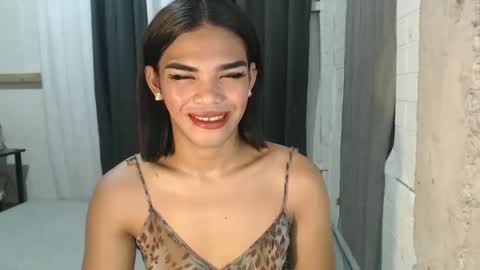 Snapshot of neomi_hardcock chatting on 10/15/25, 07:19 neomi online show from 10/15/25, 07:19