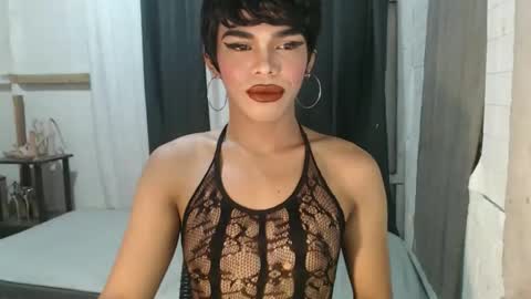 Snapshot of neomi_hardcock chatting on 10/28/25, 08:07 neomi online show from 10/28/25, 08:07