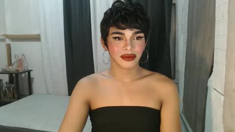 Snapshot of neomi_hardcock chatting on 10/30/25, 07:32 neomi online show from 10/30/25, 07:32