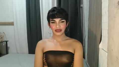 Snapshot of neomi_hardcock chatting on 11/02/25, 01:02 neomi online show from 11/02/25, 01:02