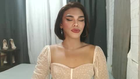 Snapshot of neomi_hardcock chatting on 11/16/25, 12:33 neomi online show from 11/16/25, 12:33