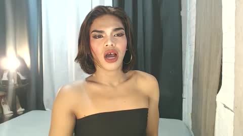 Snapshot of neomi_hardcock chatting on 11/23/25, 09:31 neomi online show from 11/23/25, 09:31