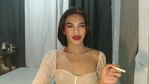 Snapshot of neomi_hardcock chatting on 11/30/25, 04:22 neomi online show from 11/30/25, 04:22