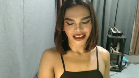 neomi online show from 05/18/26, 05:57