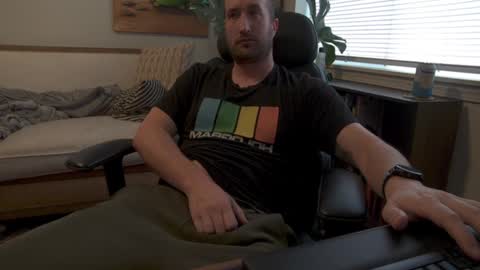 Snapshot of neox400 chatting on 11/13/25, 06:07 neox400 online show from 11/13/25, 06:07