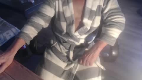 Snapshot of neptun1965 chatting on 02/13/25, 08:27 neptun1965 online show from 02/13/25, 08:27