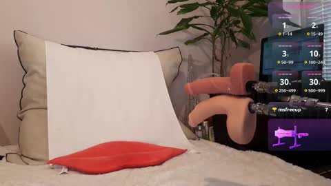 Snapshot of nerdy_nummies chatting on 09/26/25, 10:52 Nerdy nummies online show from 09/26/25, 10:52