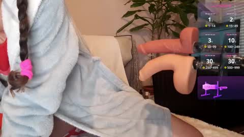 Snapshot of nerdy_nummies chatting on 10/07/25, 10:34 Nerdy nummies online show from 10/07/25, 10:34