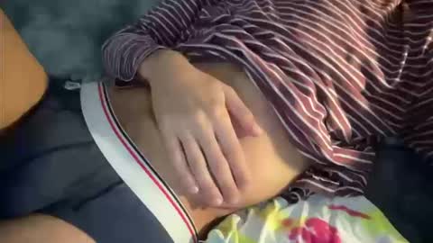 Snapshot of nerdydong chatting on 10/19/25, 10:32 Xavy online show from 10/19/25, 10:32