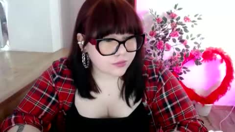 Snapshot of nereia chatting on 05/14/26, 08:21 nereia online show from 05/14/26, 08:21