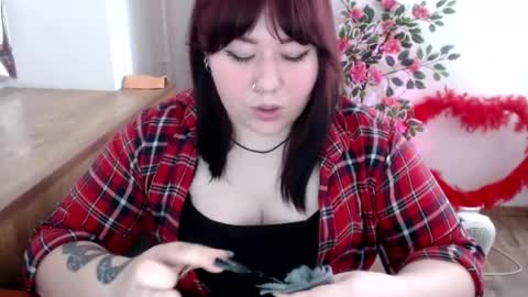 Snapshot of nereia chatting on 05/27/26, 05:32 nereia online show from 05/27/26, 05:32