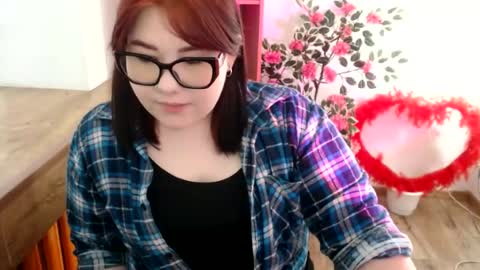 Snapshot of nereia chatting on 06/14/26, 01:24 nereia online show from 06/14/26, 01:24