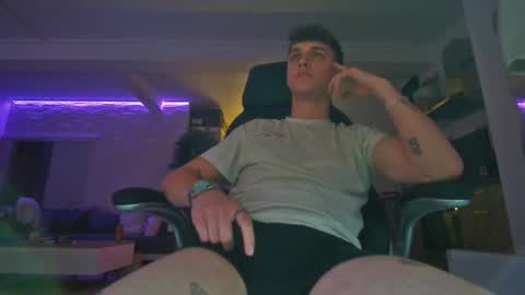 Snapshot of nermmmmm chatting on 03/04/25, 11:54 nermmmmm online show from 03/04/25, 11:54